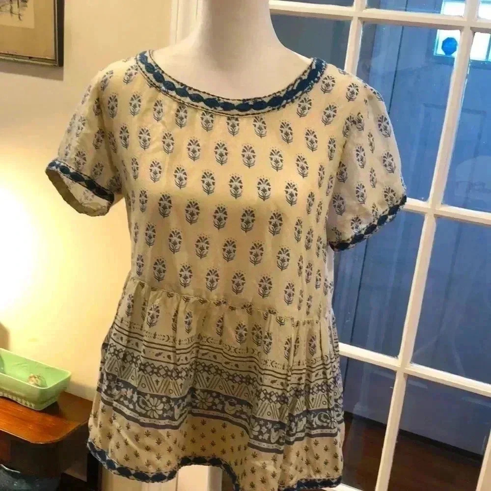 Sigrid Olsen short sleeve pull over blouse.  Size XS